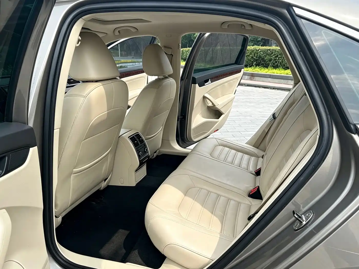 Photo 12 - Volkswagen Passat