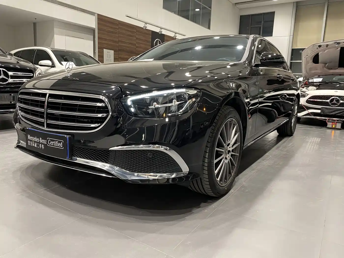 Mercedes-Benz E-Class 2023 E 300 L Fashion