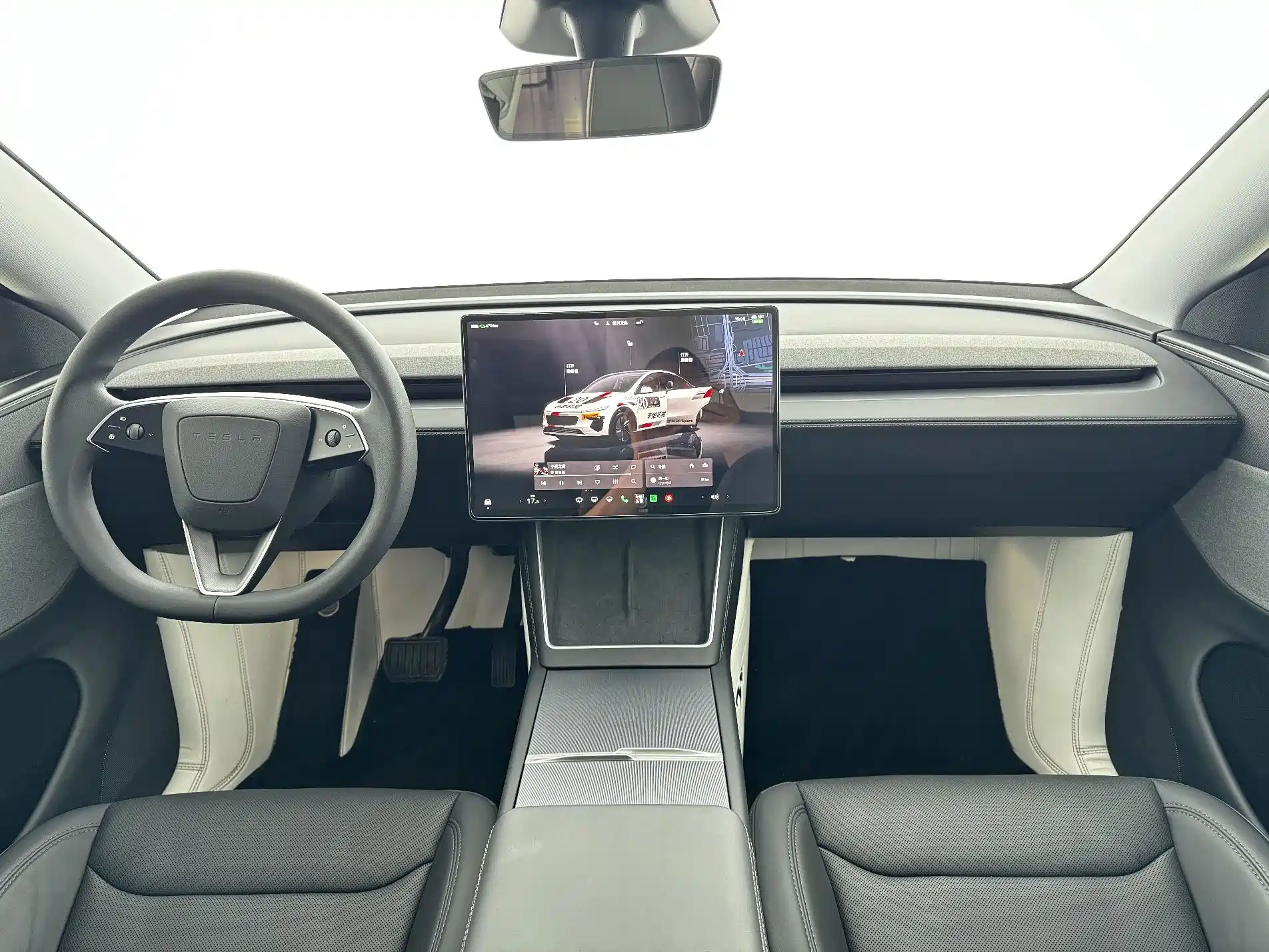 Photo 13 - Tesla Model Y