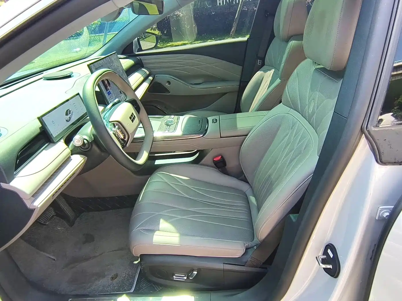 Geely Galaxy Galaxy Xingyao 8 2025 2025 130km EM-i Premium Edition