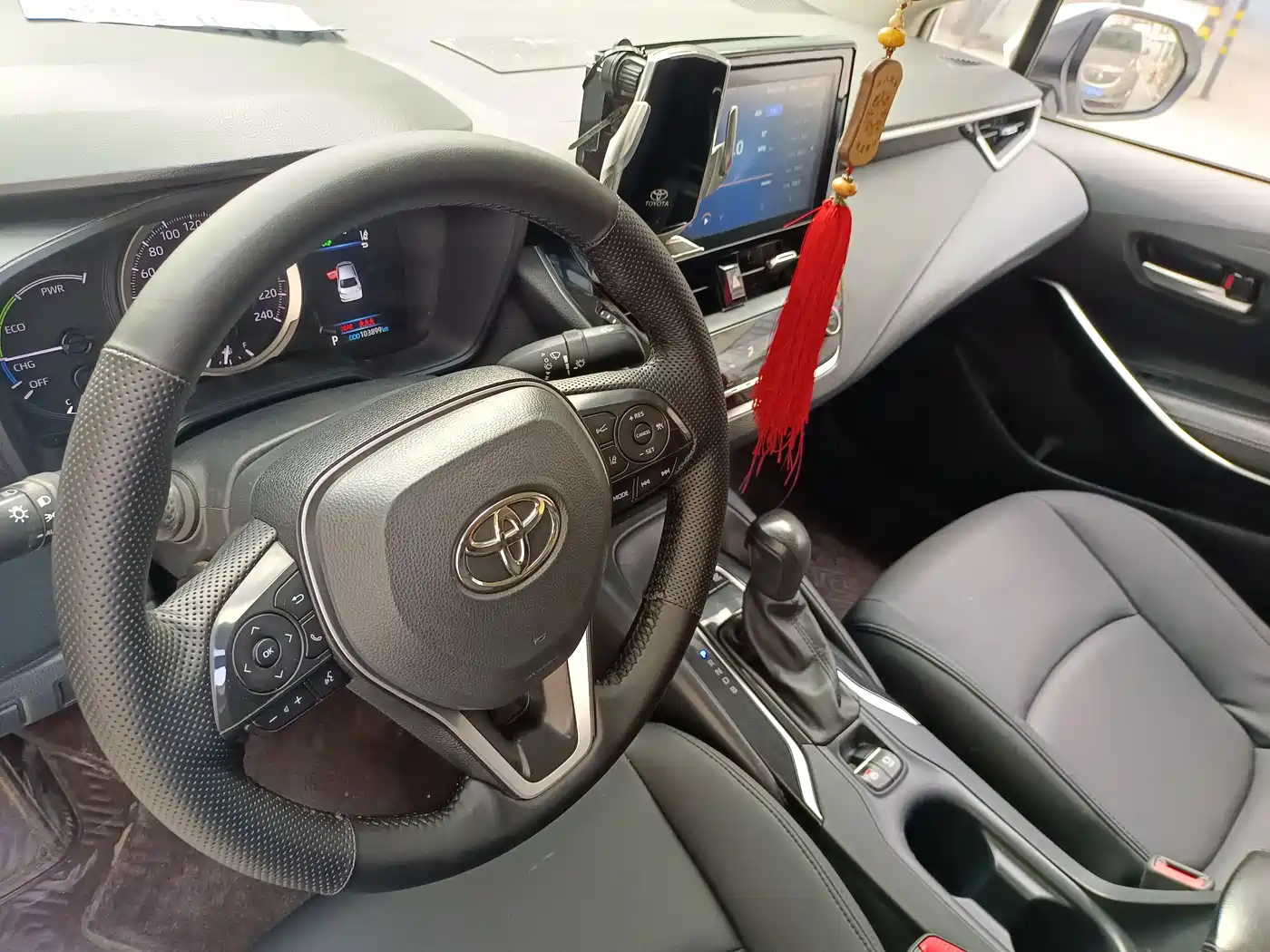Toyota Corolla 2021 Hybrid 1.8L E-CVT Pioneer Edition фото 16