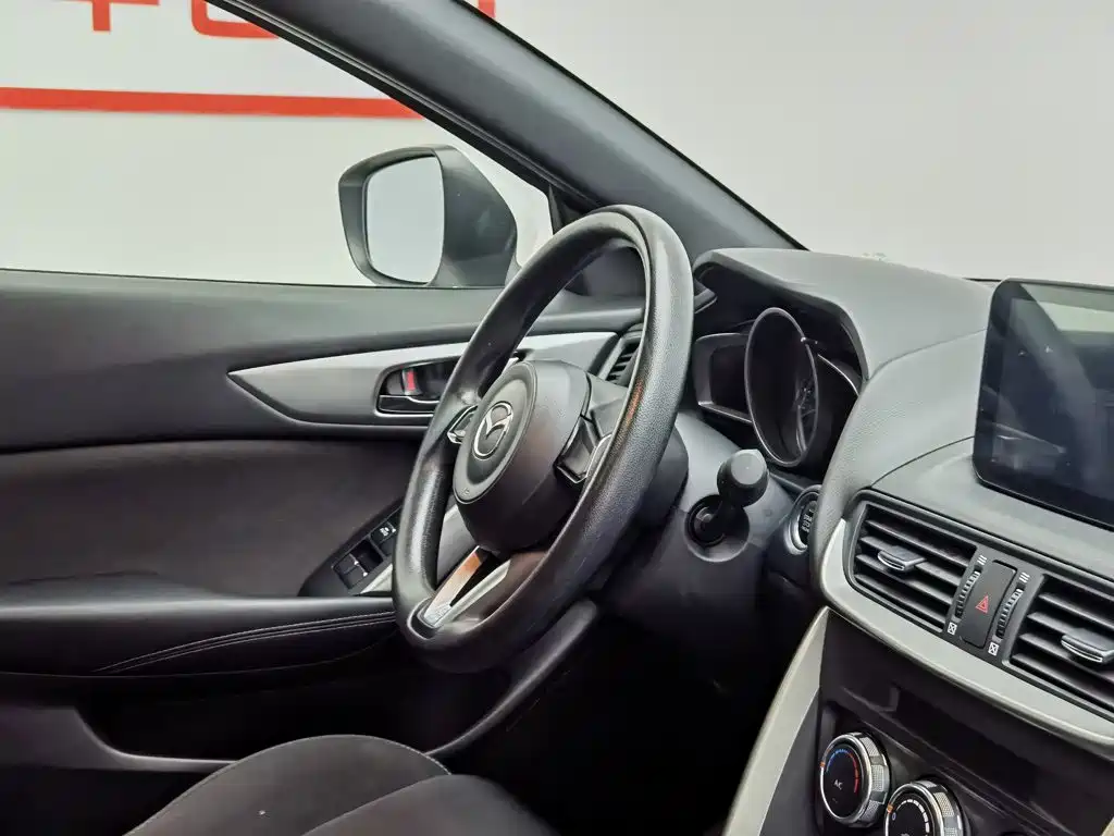 Фото 22 - Mazda CX-4