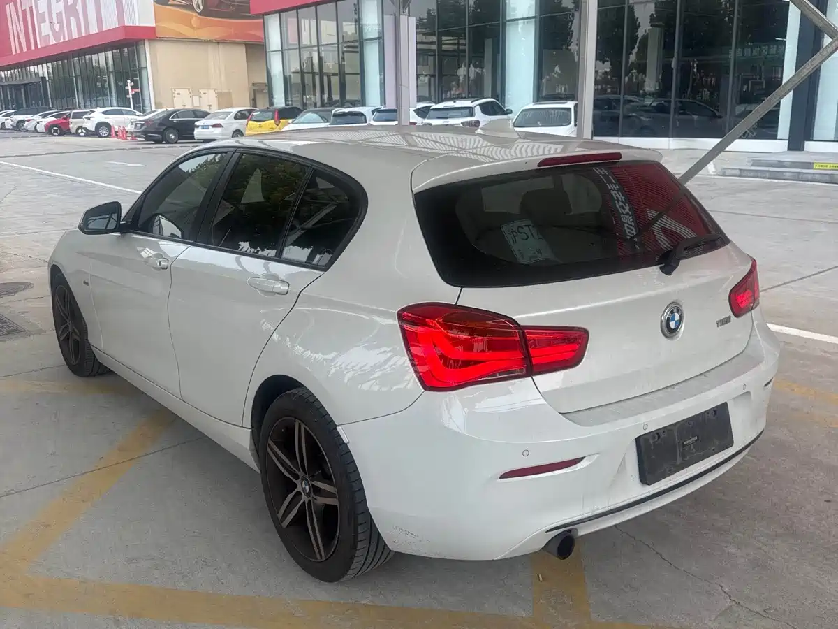 BMW 1 Series (Import) 2018 2018 118i Sport Design Package