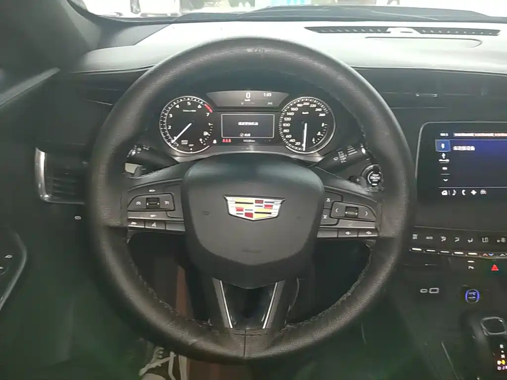 Photo 11 - Cadillac XT4