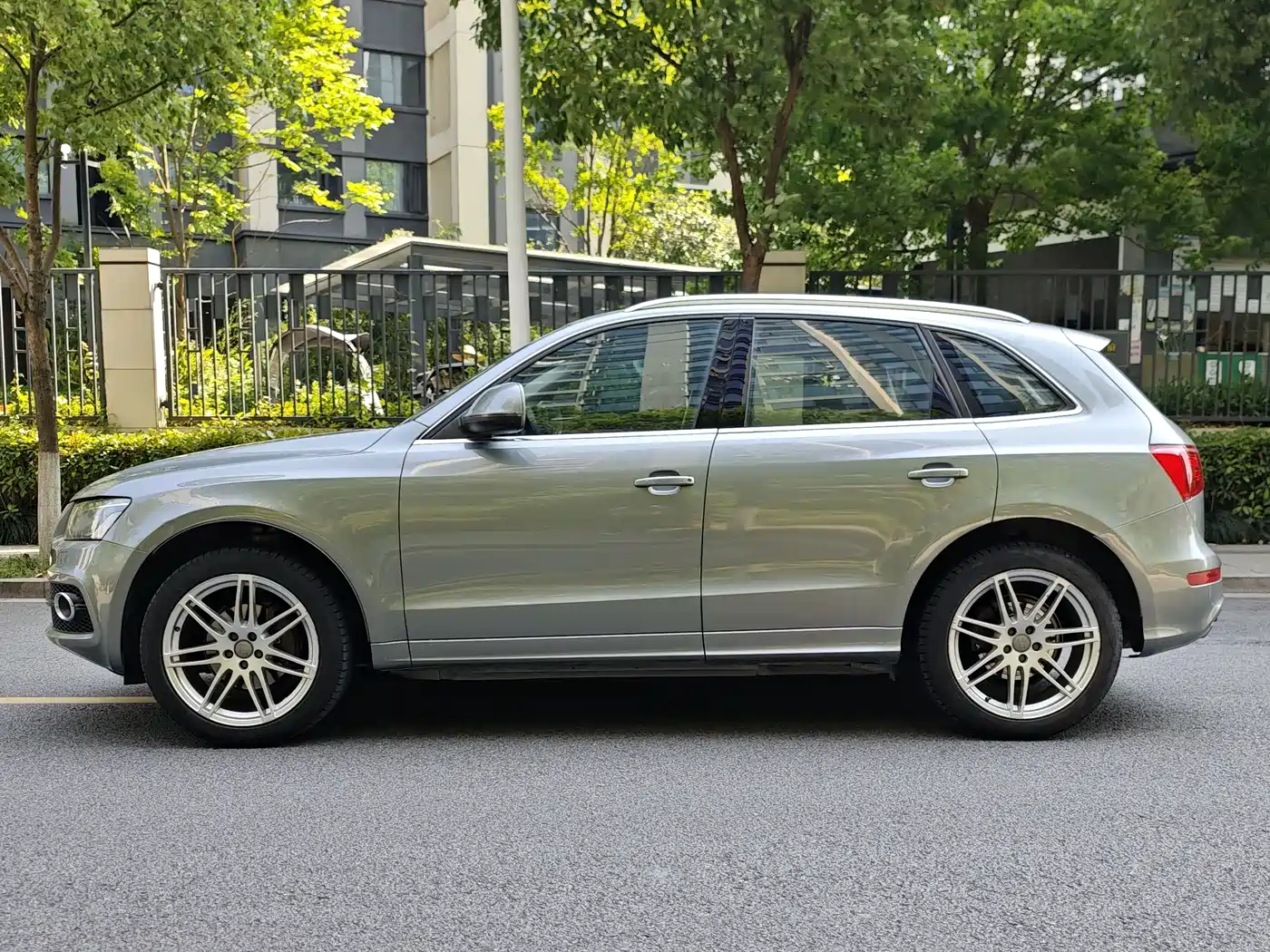Audi Q5 (Import) 2010 2.0TFSI Sport Edition фото 2