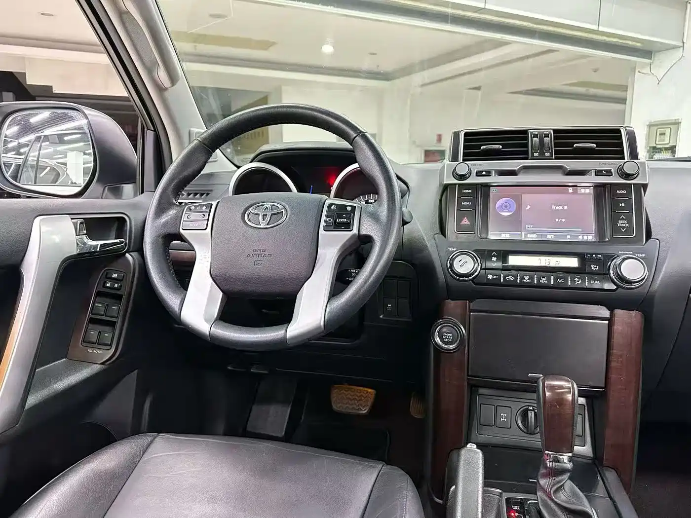 Toyota Prado 2014 4.0L Automatic TX-L фото 16
