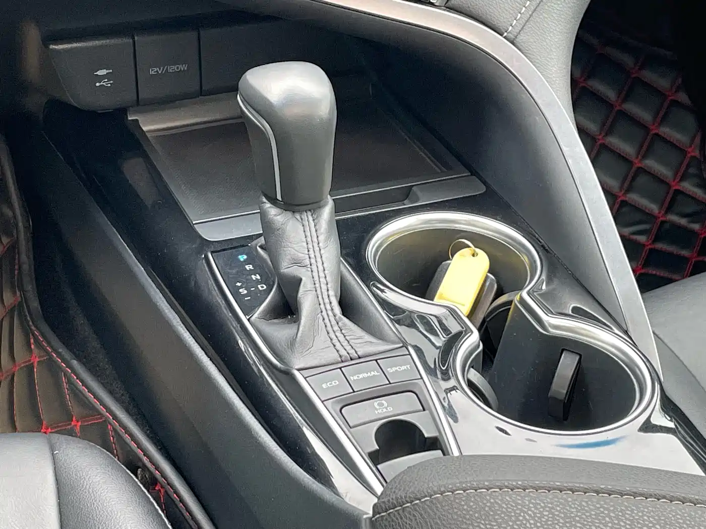 Toyota Camry 2018 2.5S Trend Edition фото 16