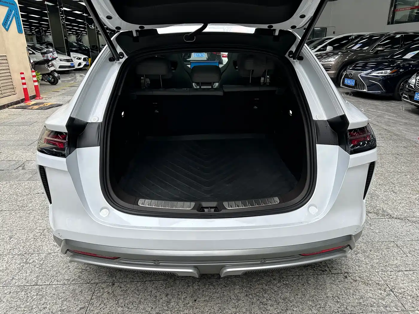 Denza N7 2023 Long Range Performance Edition фото 13