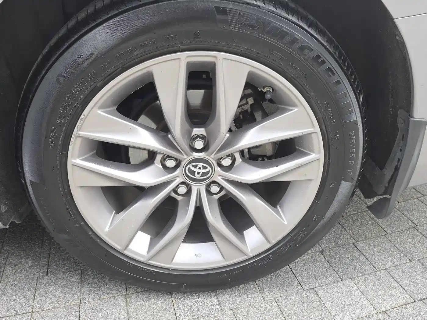 Toyota Avalon 2019 Hybrid 2.5L Luxury Edition China V фото 8