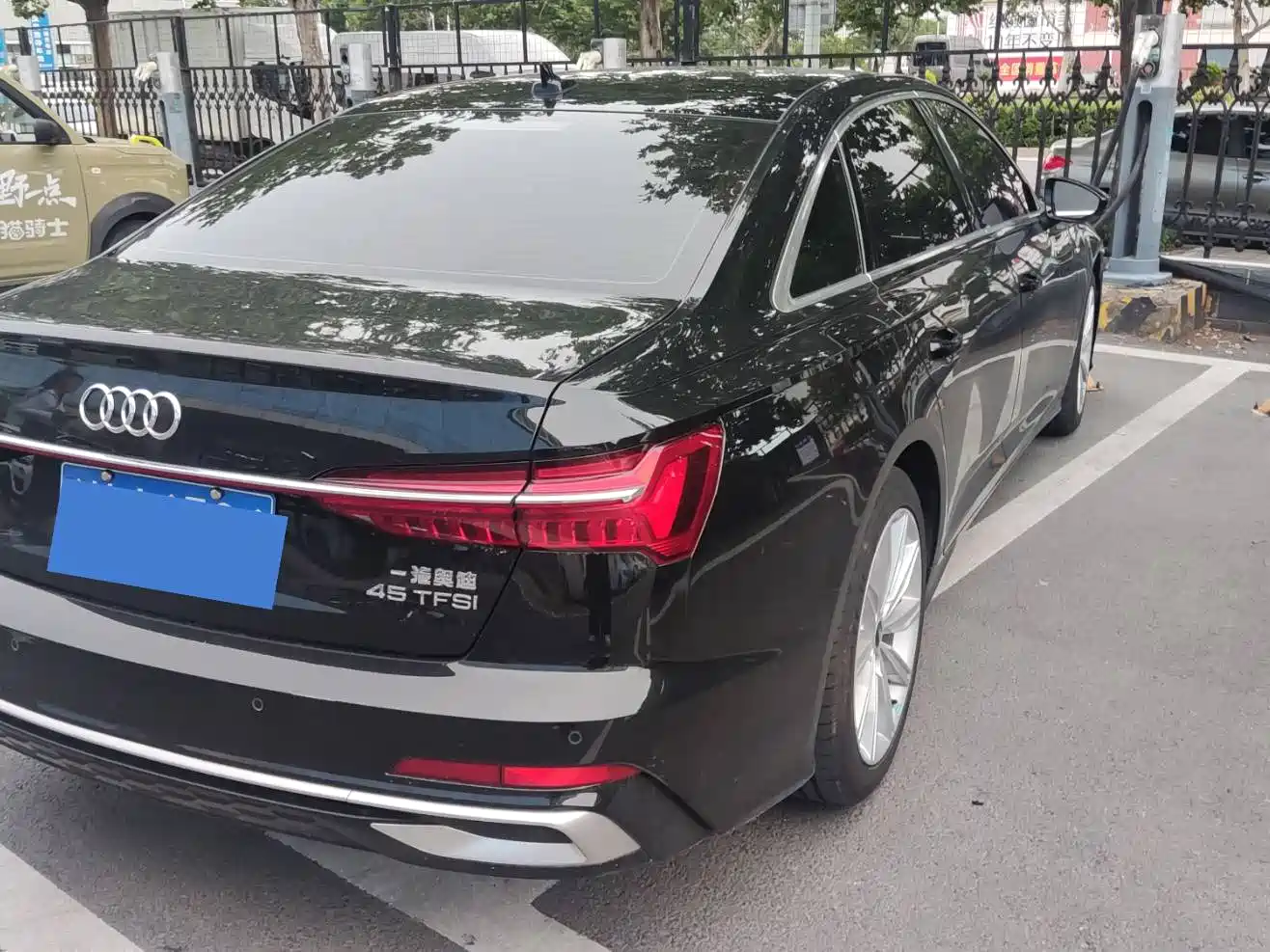 Фото 3 - Audi A6L