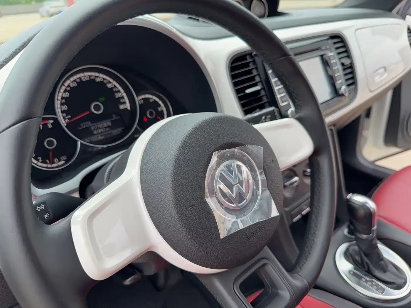 Volkswagen Beetle 2013 1.4TSI Luxury фото 14