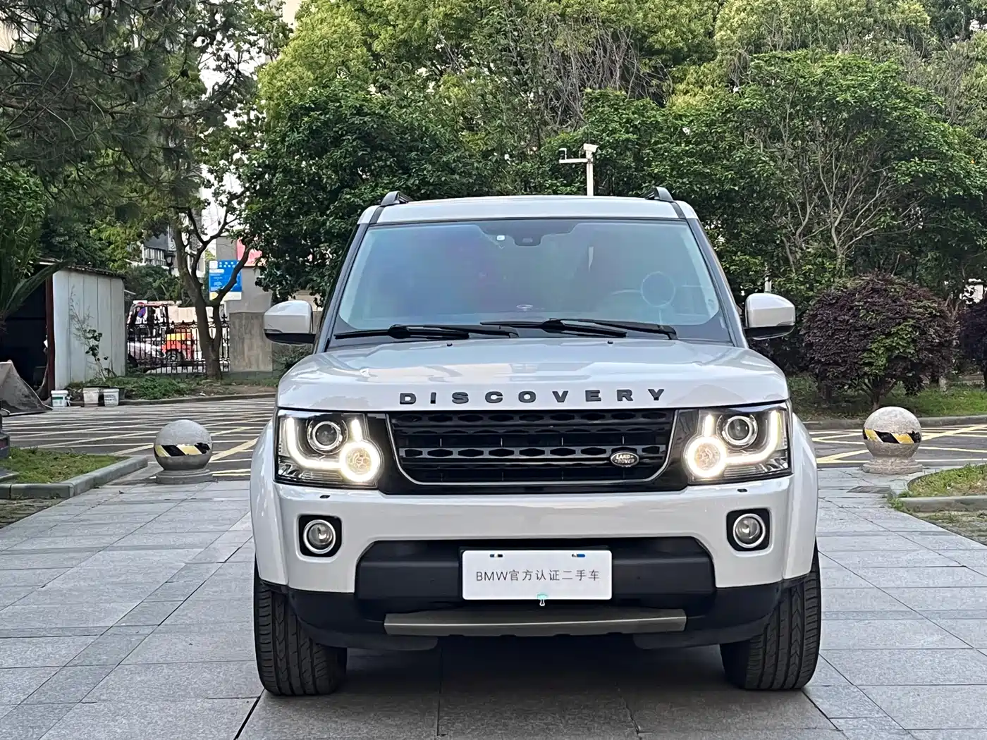 Land Rover Discovery 2015 3.0 SDV6 HSE Diesel фото 14