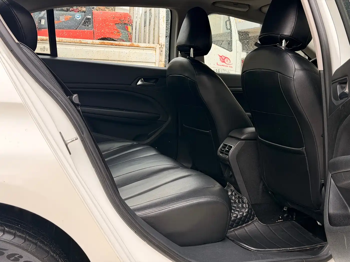 Peugeot 408 2014 1.8L Automatic Luxury Edition фото 7