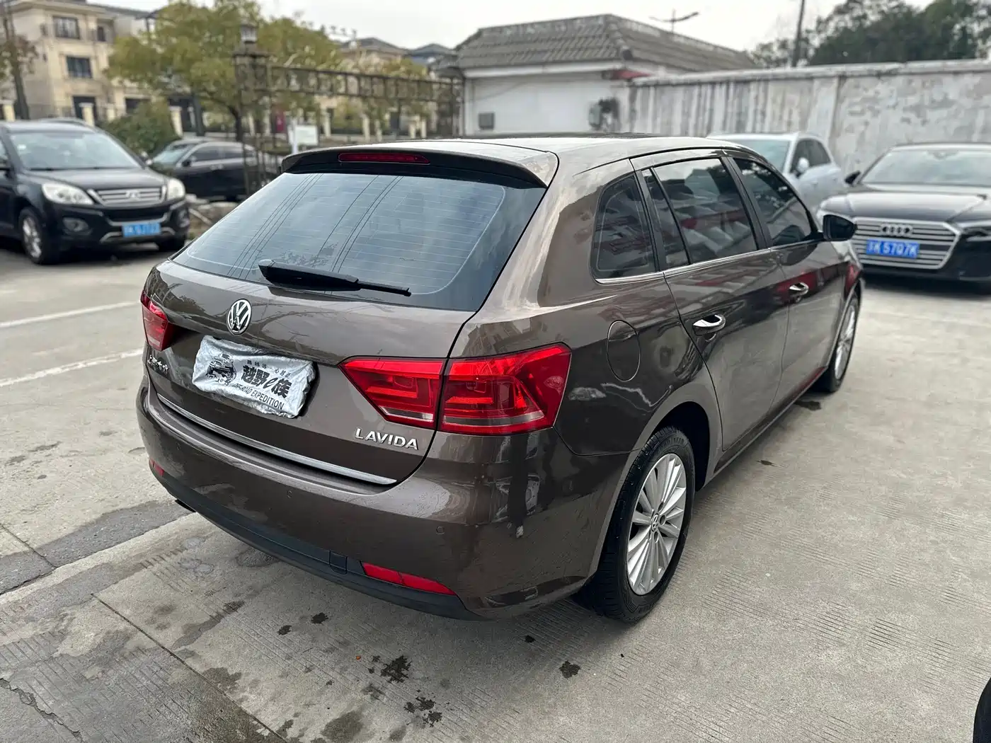 Volkswagen Lavida Tour 2013 1.6L Automatic Comfort фото 4