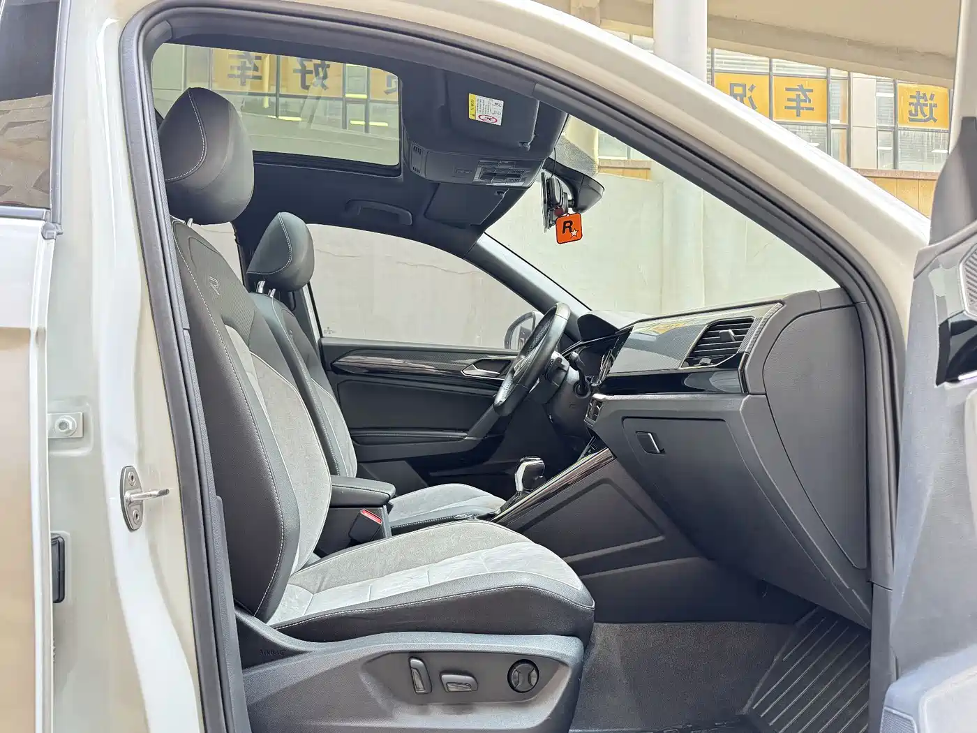 Volkswagen Tayron 2021 380TSI 4WD R-Line Smart Connect фото 9
