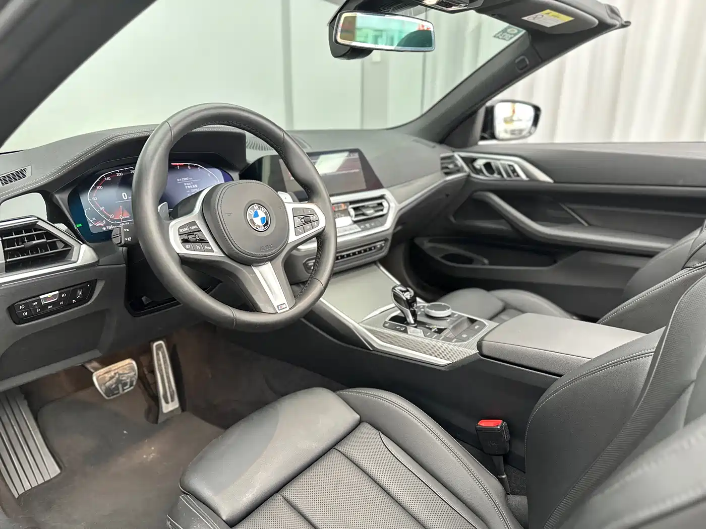 BMW 4 Series 2022 425i Convertible M Sport Shadow Night Package фото 24