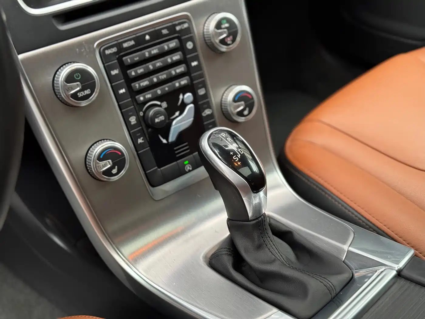 VOLVO S60