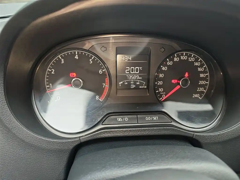 Volkswagen Polo 2016 1.4L Manual Trend фото 11
