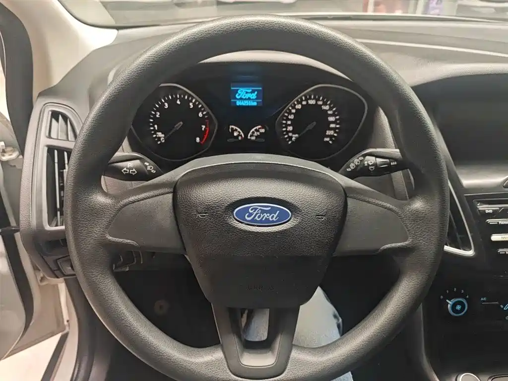 Фото 3 - Ford Focus