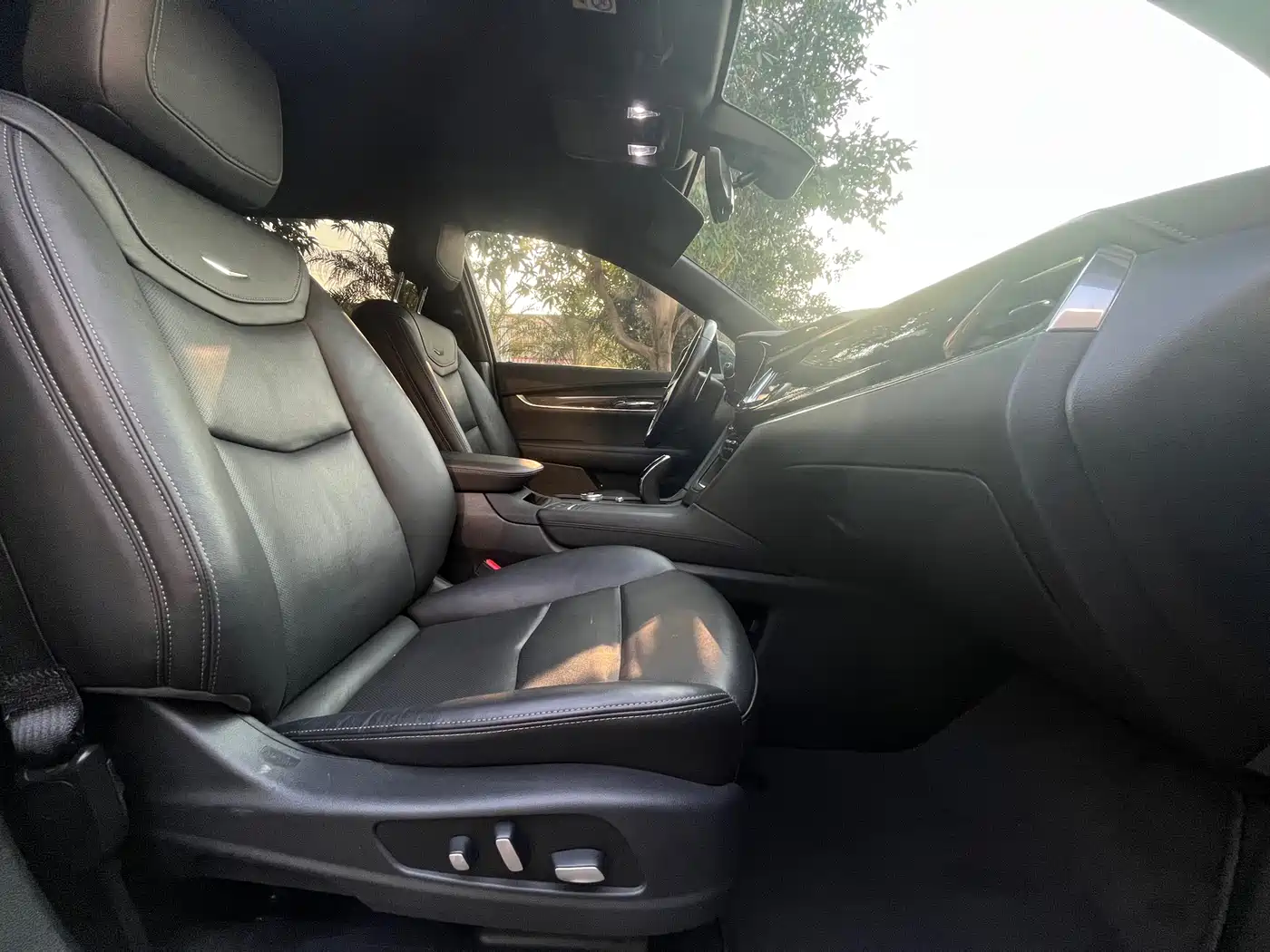 Cadillac XT6 2020 28T 7-Seater Luxury Sport Premium Safety Edition фото 9