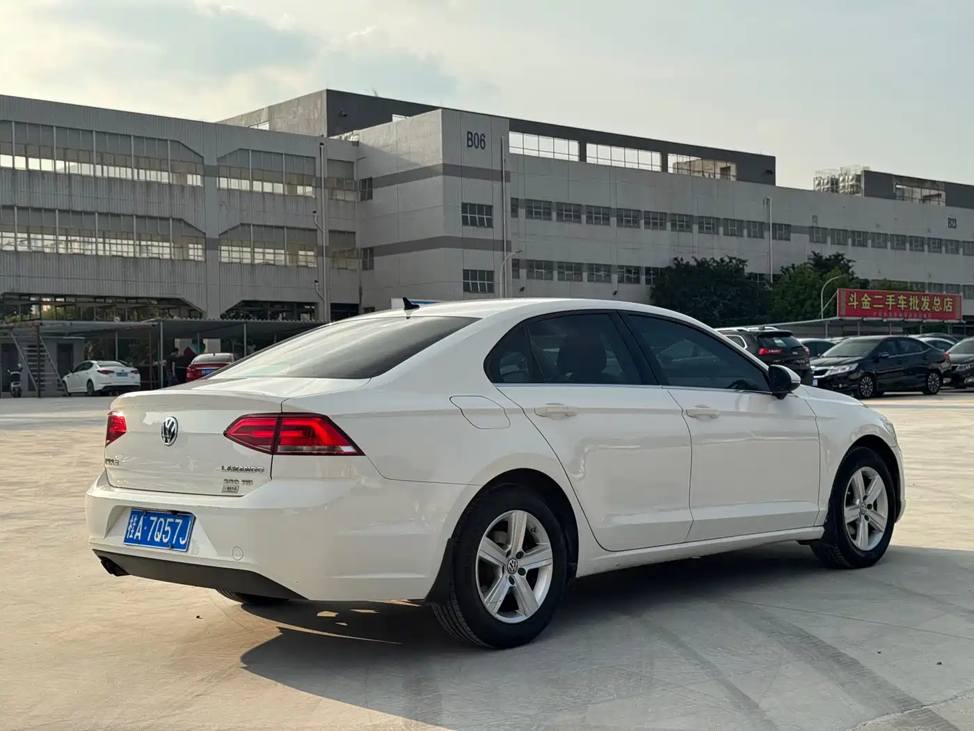 Volkswagen Lamando 2015 2015 230TSI DSG Style