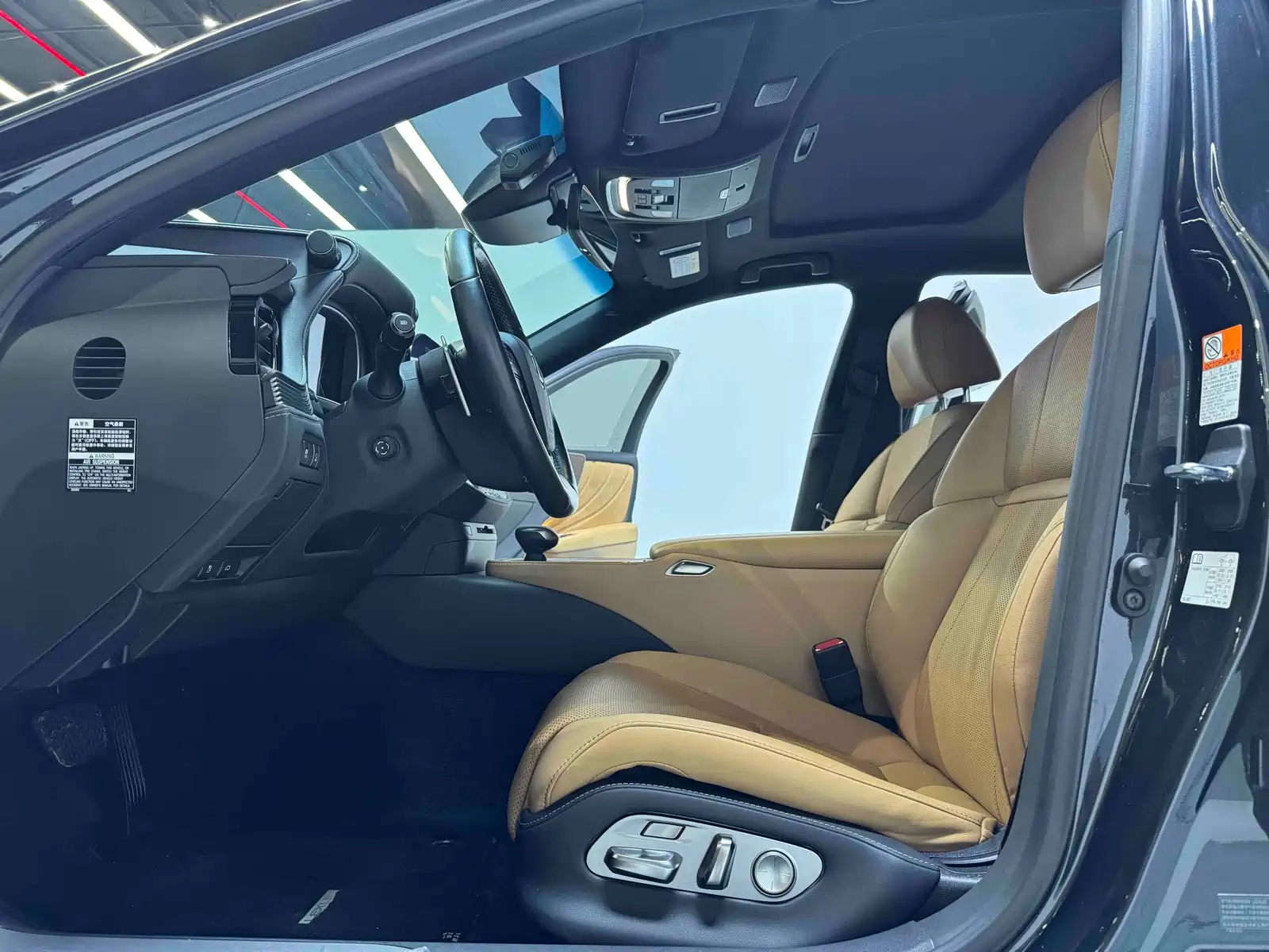 Фото 5 - Lexus LS