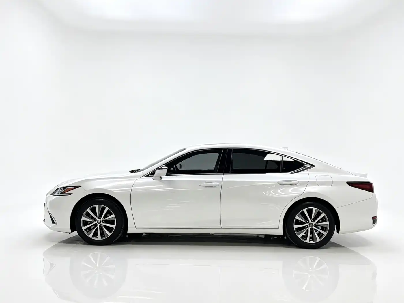 Lexus ES 2020 200 Excellence фото 5