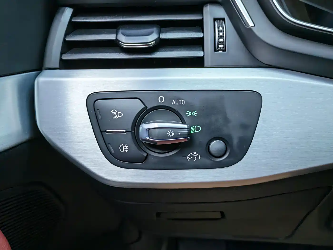 Audi A4L 2021 40 TFSI Premium Life Edition фото 20