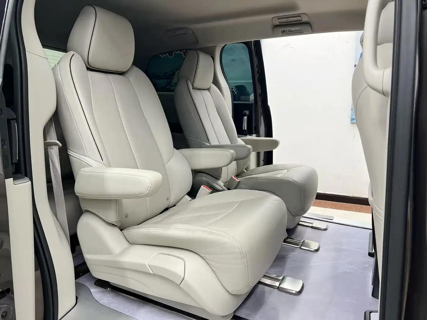 Buick GL8 2021 Land Business Class 652T Luxury фото 9