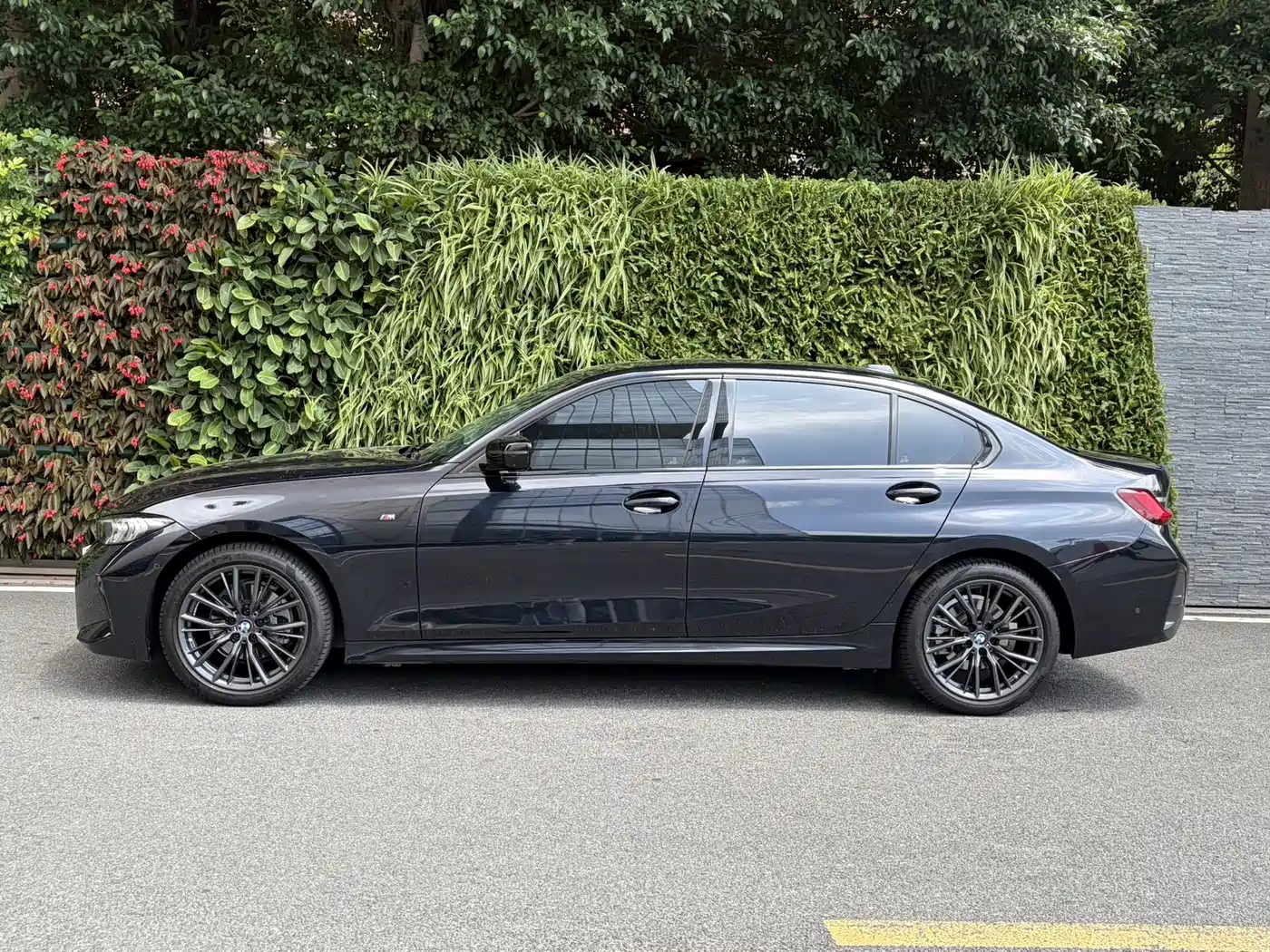 BMW 3 Series 2024 325Li M Sport Shadowline Package фото 3