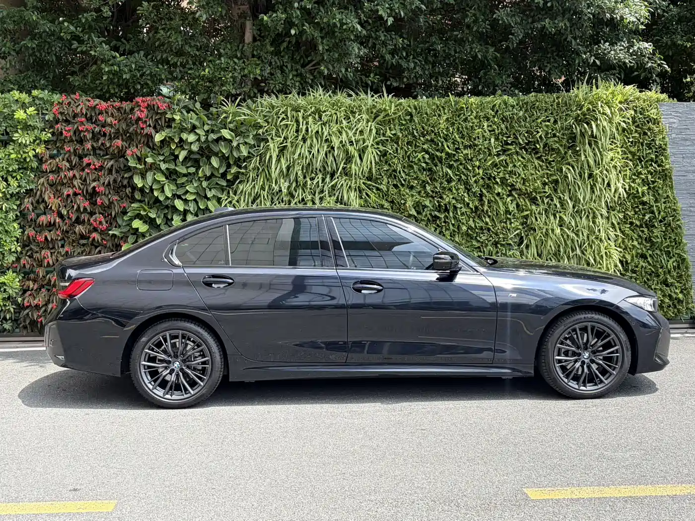 BMW 3 Series 2024 325Li M Sport Shadowline Package фото 6