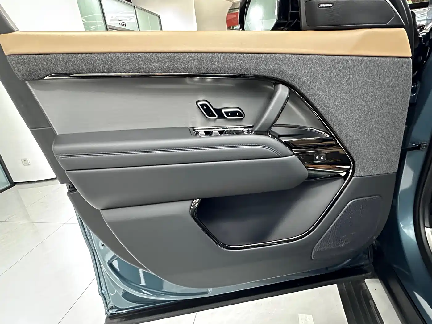 Land Rover Range Rover Sport 2023 400PS Dynamic SE фото 8