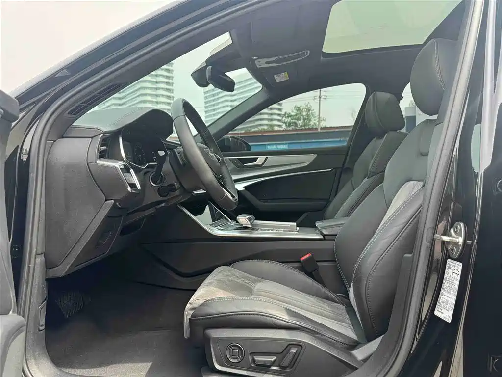 Audi A6L 2021 40 TFSI Luxury Sport фото 22