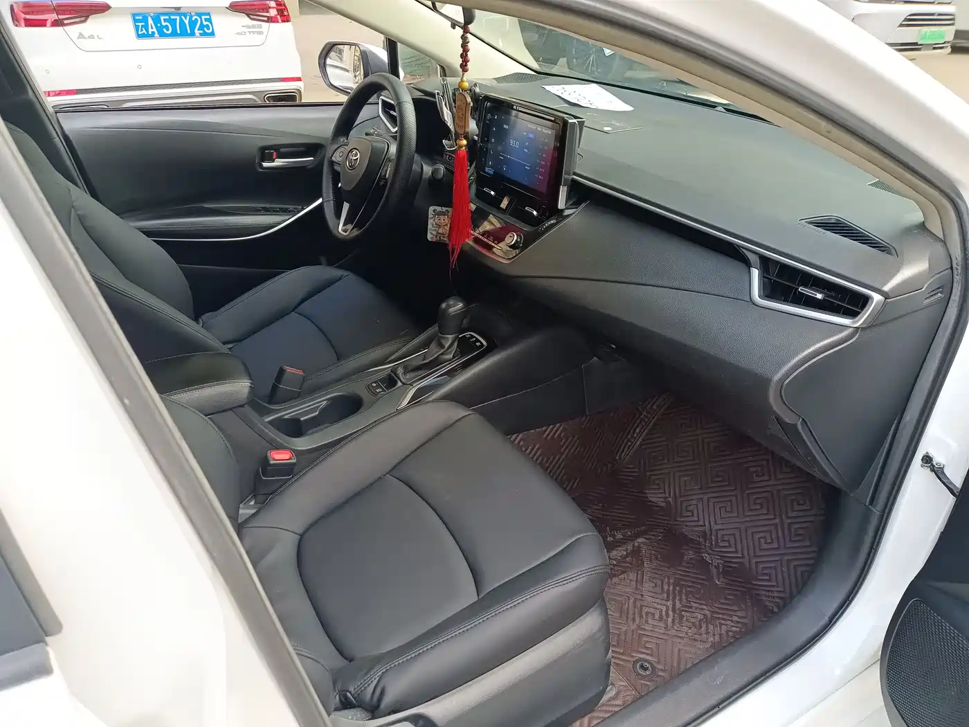 Toyota Corolla 2021 Hybrid 1.8L E-CVT Pioneer Edition фото 5