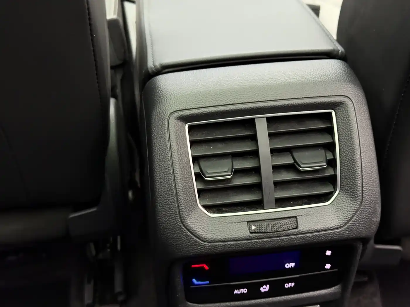 Volkswagen Tayron 2023 280TSI 2WD Luxury Plus Advanced Edition фото 7