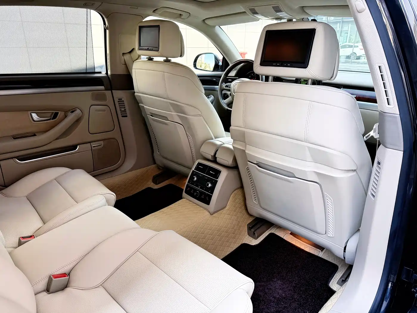 Audi A8 2008 A8L 4.2 FSI Prestige фото 33