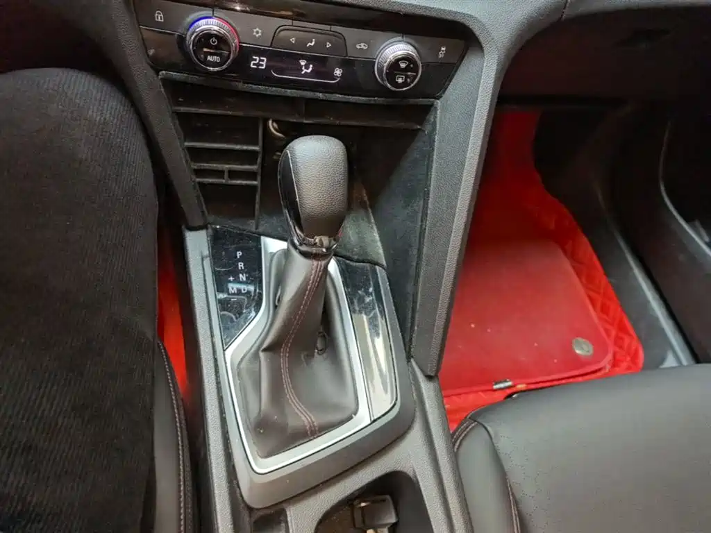 Chevrolet Volando 2018 Redline 530T Auto Premium Edition (5+2 seater) China V фото 14