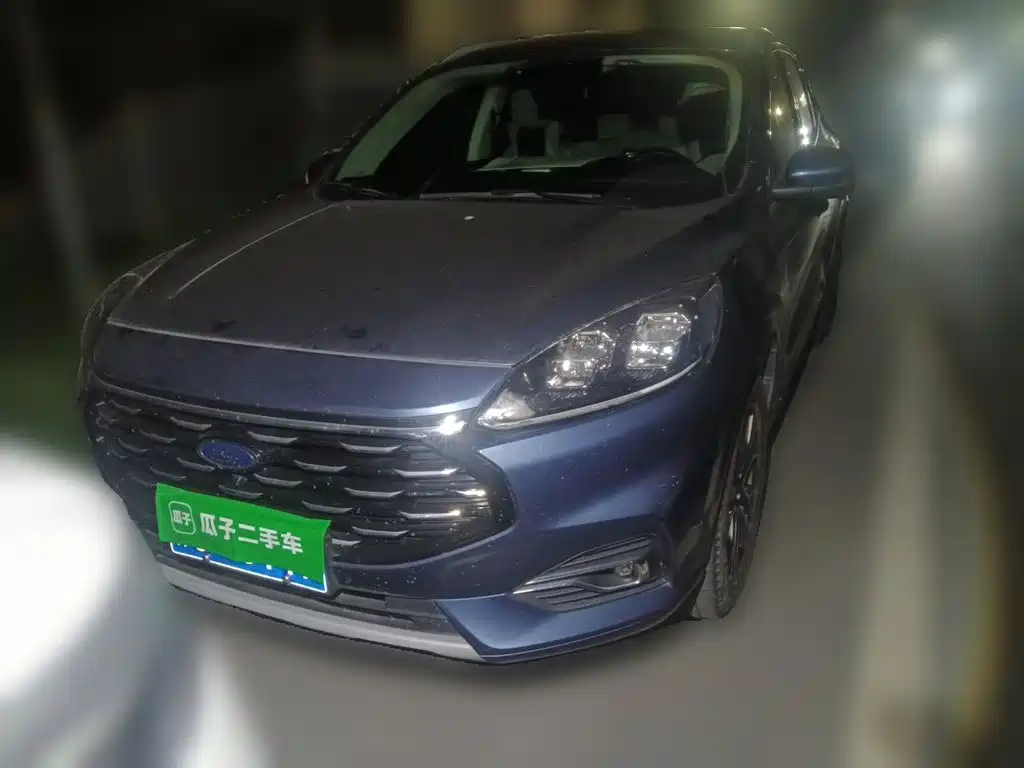 Photo 2 - Ford Escape