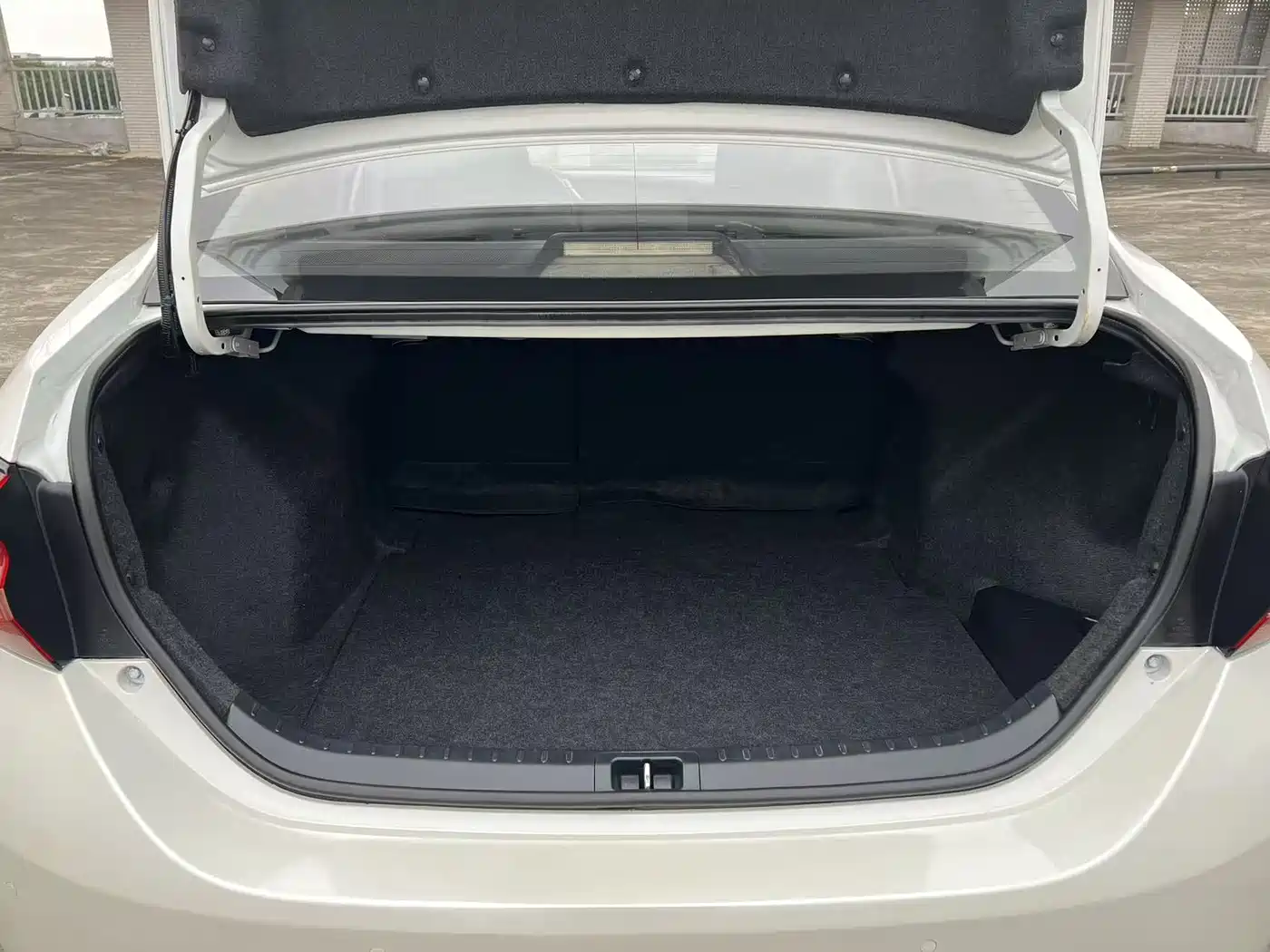 Toyota Levin 2017 Facelift 185T CVT Elite (China V) фото 16
