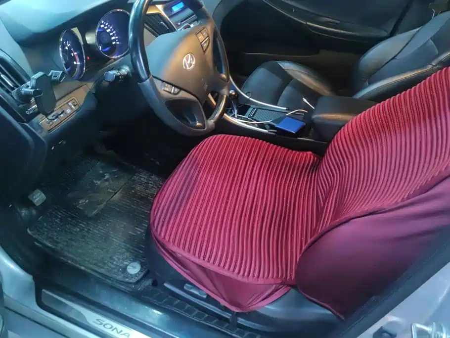 Photo 9 - Hyundai Sonata