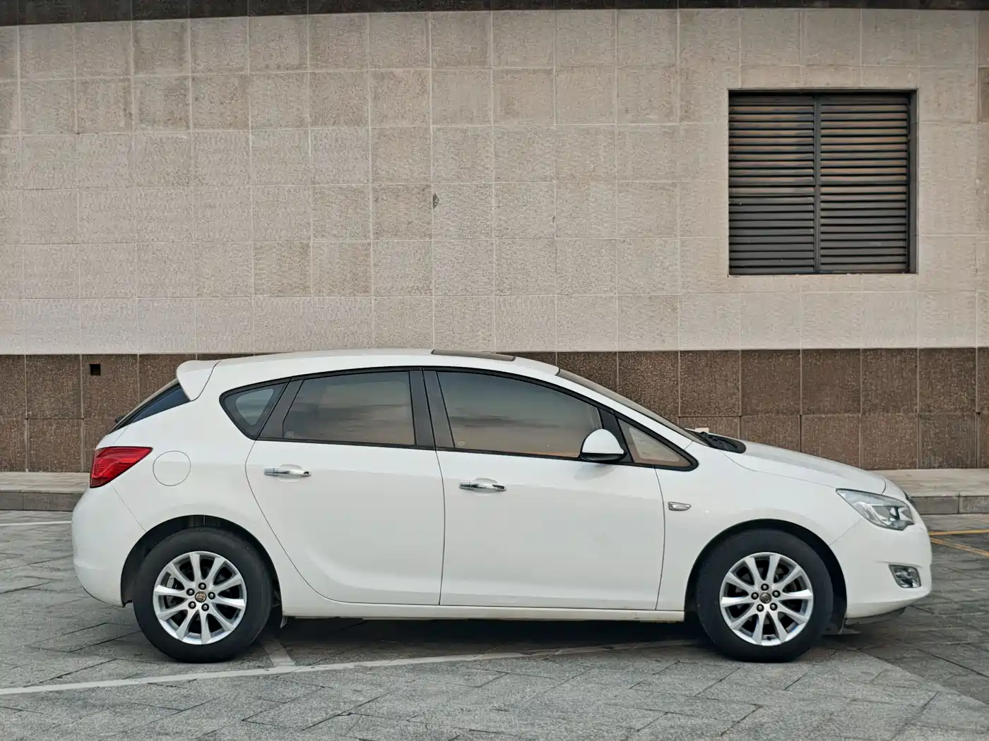 Buick Excelle 2014 XT 1.6L Automatic Fashion фото 13
