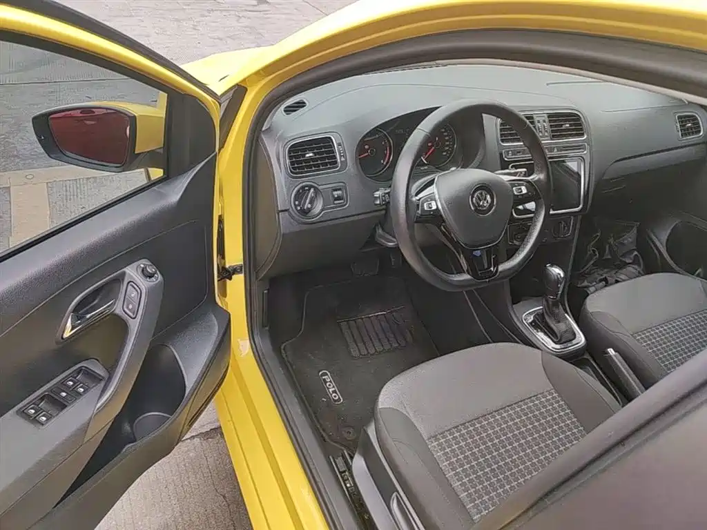 Volkswagen Polo 2018 1.5L Auto Comfort фото 16
