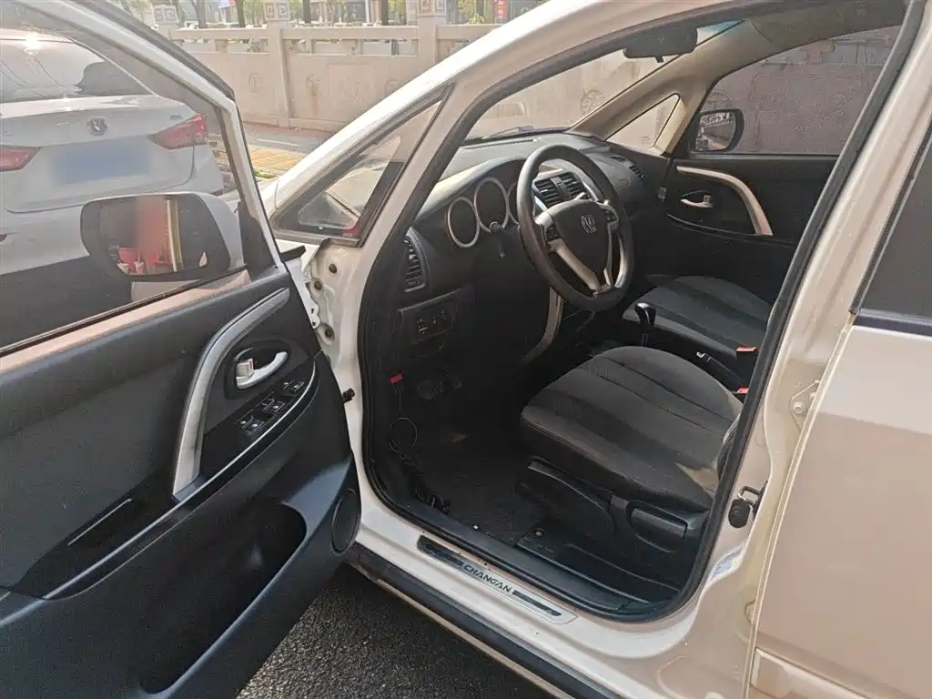 Changan CX20 2016 2014 1.4L IMT Sunroof Navigation Edition (China V)