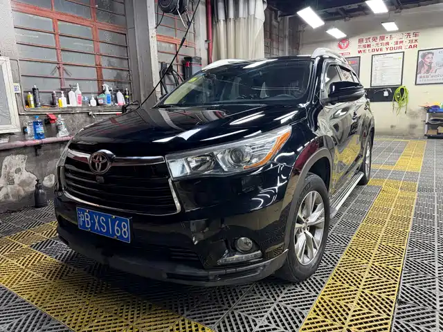 TOYOTA HIGHLANDER