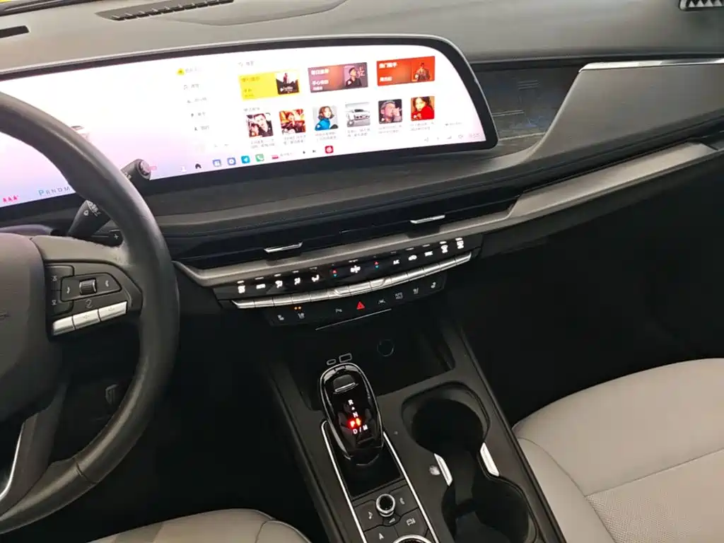 Cadillac XT4 2024 2024 28T 2WD Premium