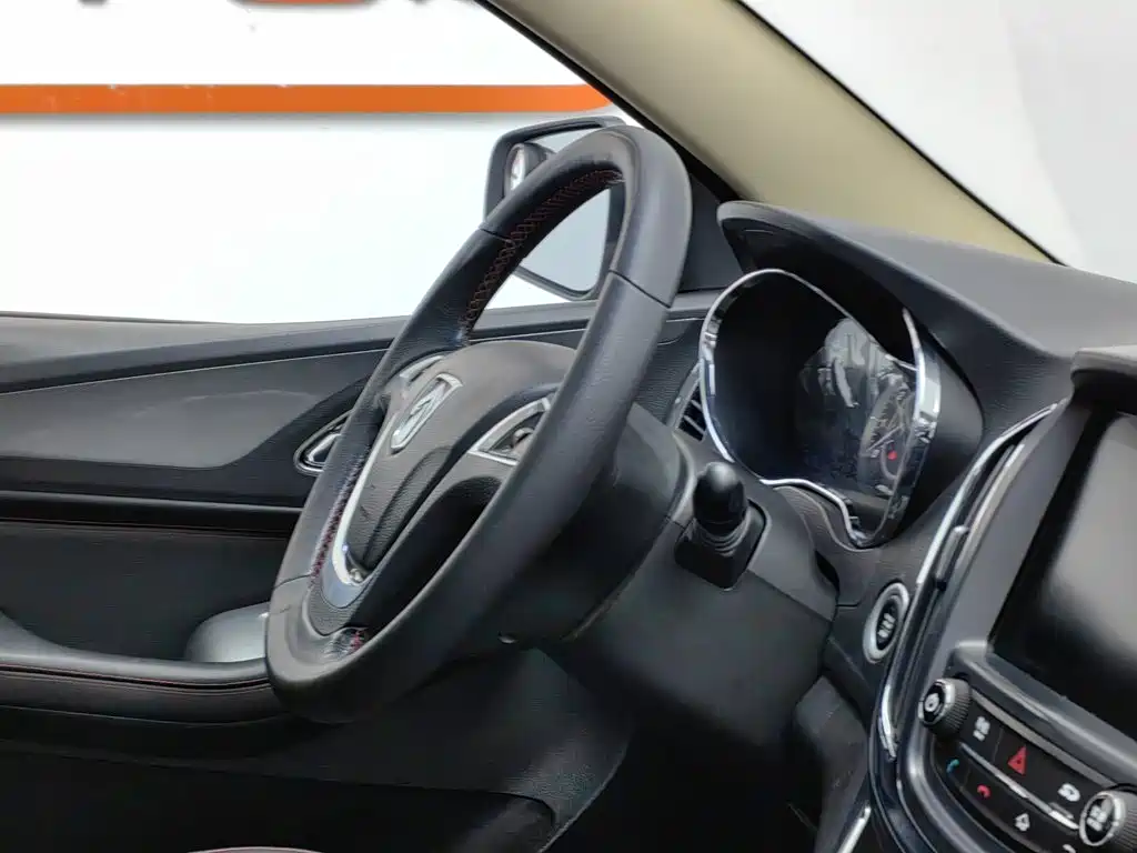 Baojun 560 2015 2015 1.8L Manual Luxury