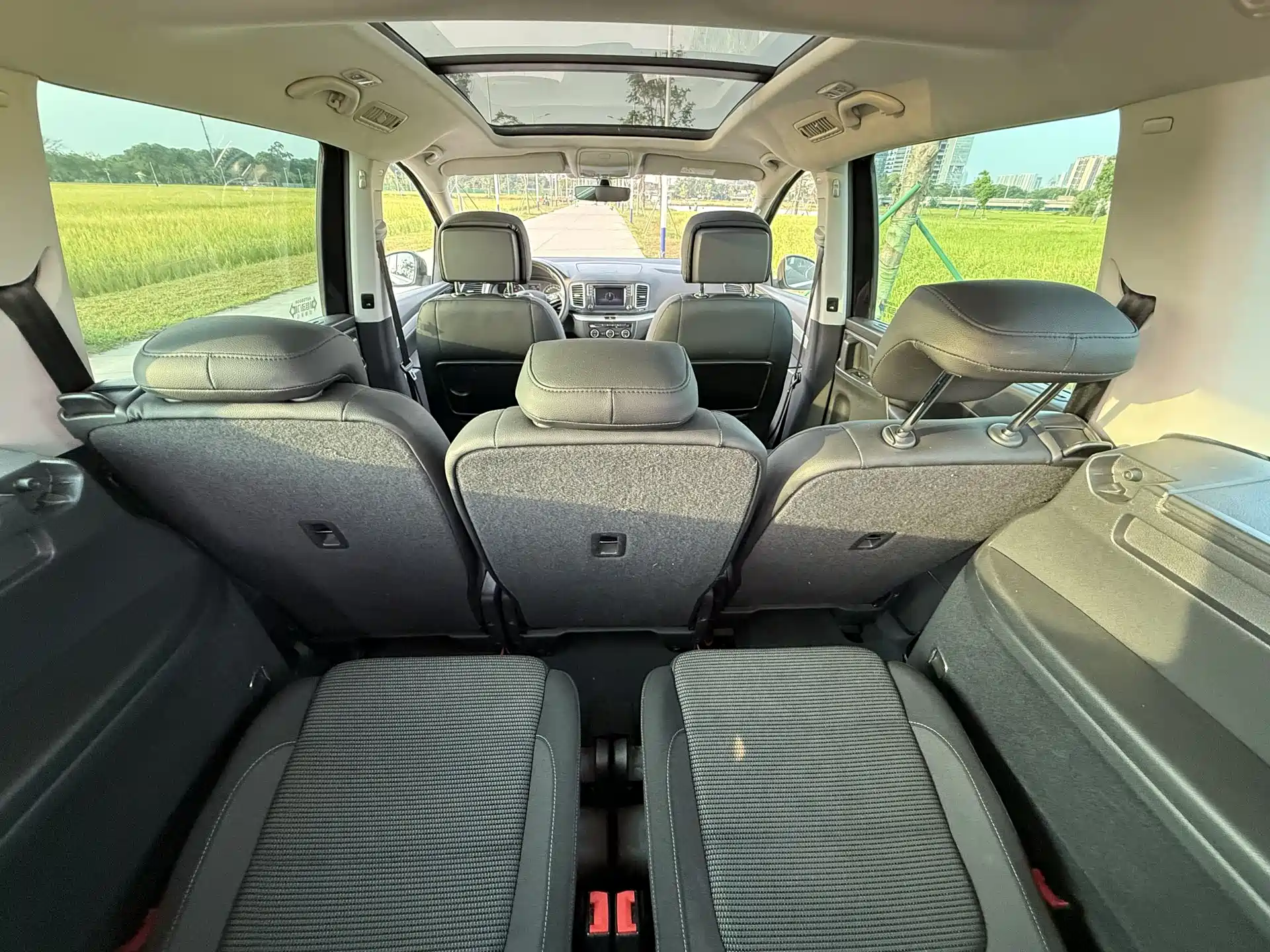 Фото 14 - Volkswagen Sharan