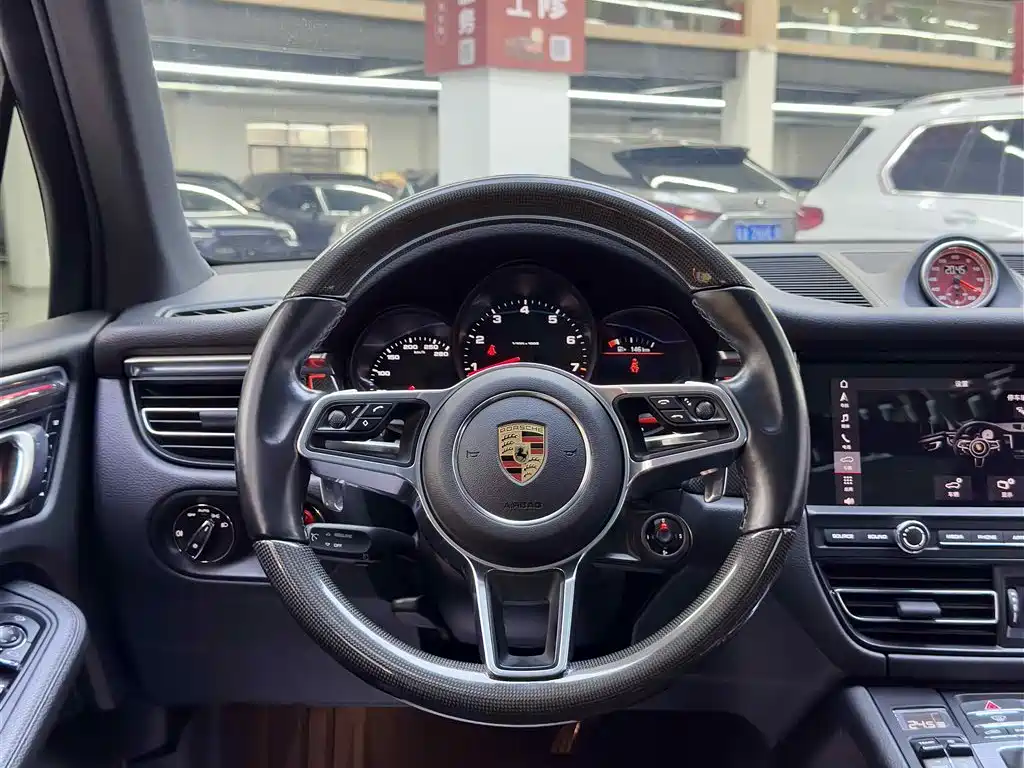 Porsche Macan 2018 Macan 2.0T фото 2