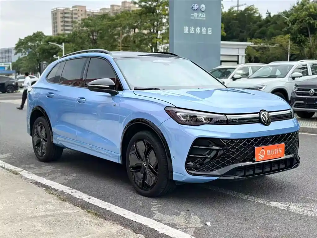 Volkswagen Tiguan L 2024 PRO 380TSI 4WD R-Line Premium Edition фото 3