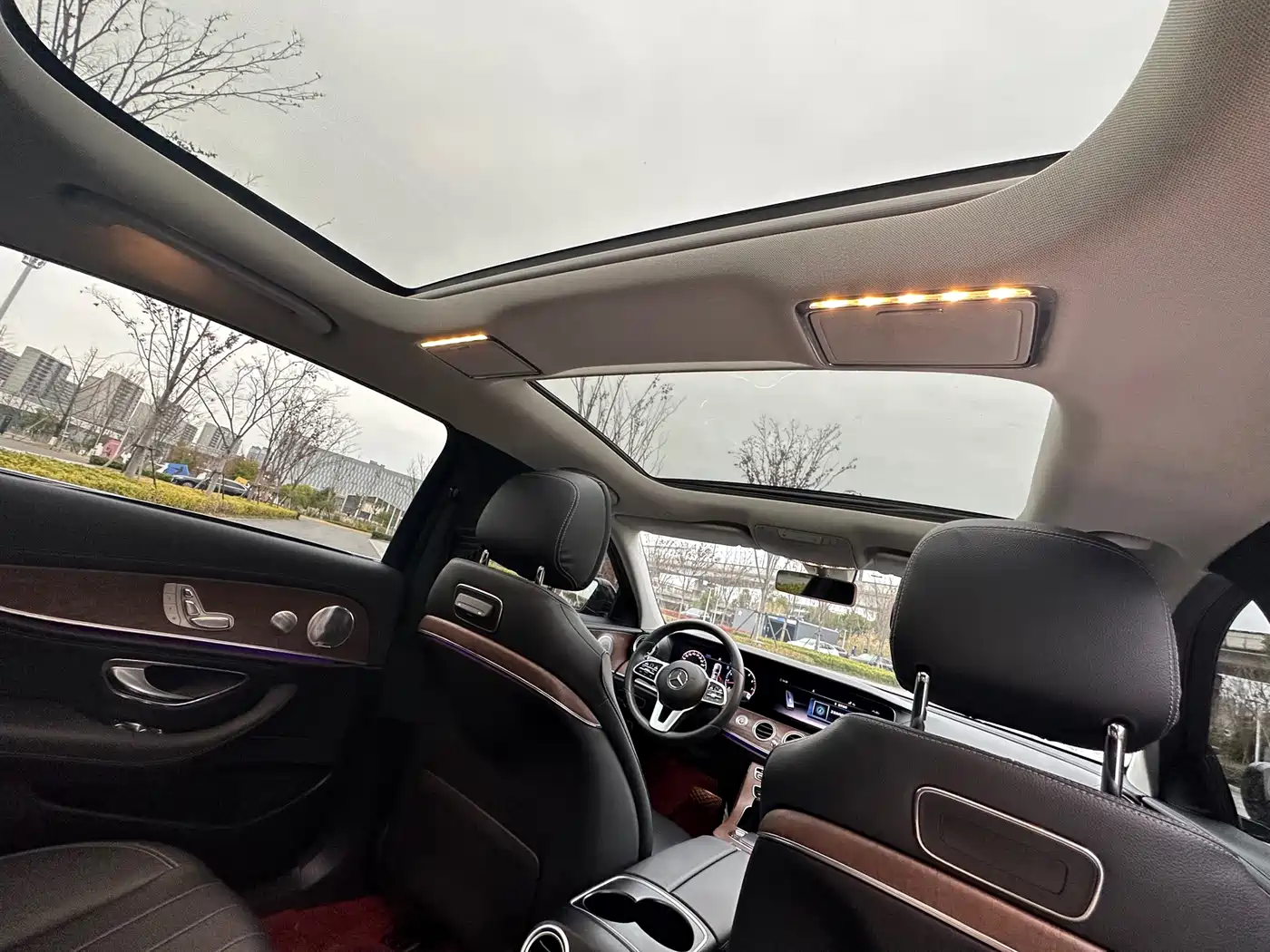 Mercedes-Benz E-Class 2020 E 300 L Luxury Model фото 13